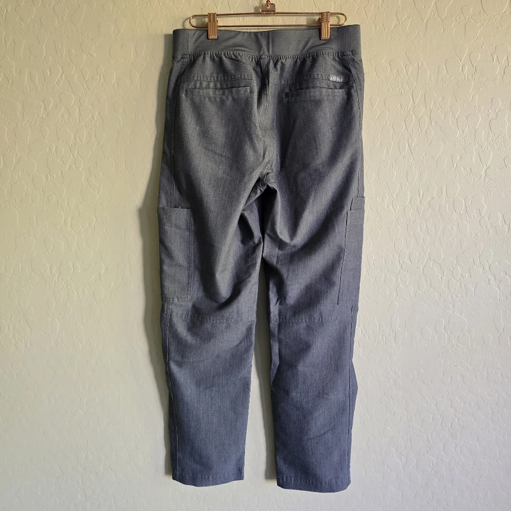 Figs Gray Cargo Pants with Comfortable Fit and Modern Design‎
